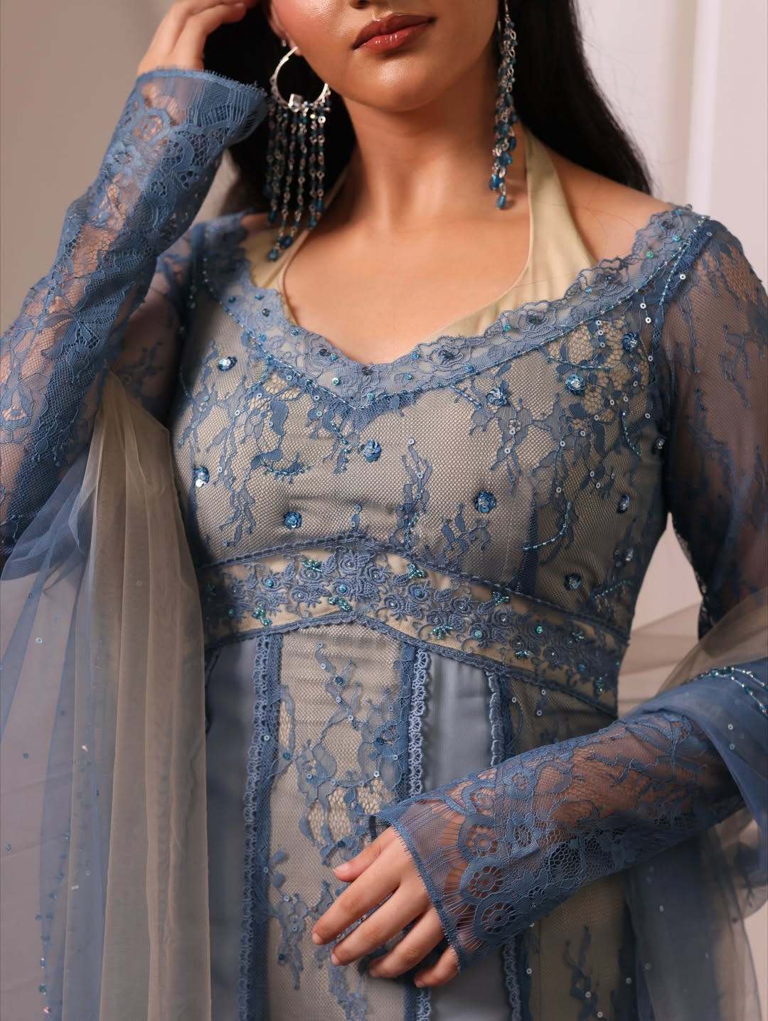 𝐸𝓁𝓈𝒶 ₊˚⊹ ᰔ